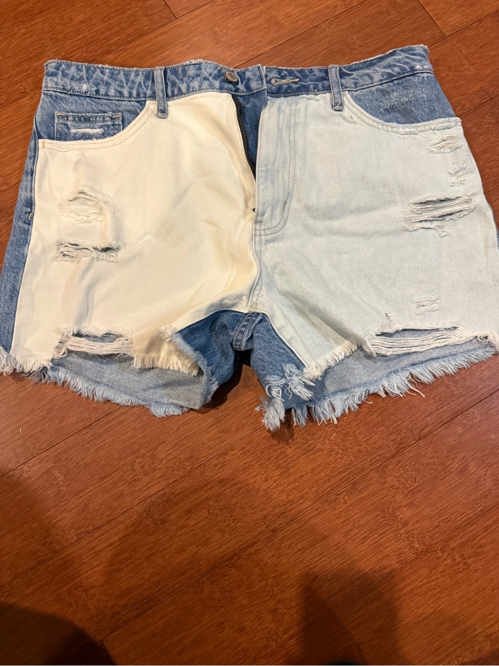 Vervet Two-Tone Distressed Denim Women's Shorts - Light Blue & Cream
